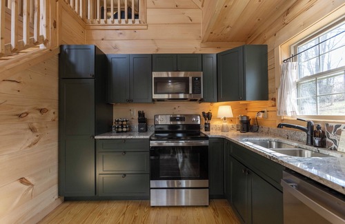 Black Mountain House | The Gordie Cabin w/Hot Tub at Halfback Hollar Farm