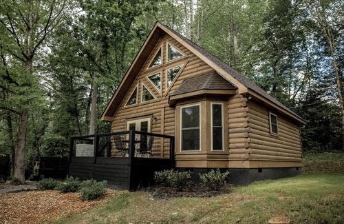 Black Mountain House | The Gordie Cabin w/Hot Tub at Halfback Hollar Farm