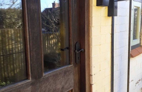 Glastonbury Cottage | The Grail Room on Chalice Hill - St Anne's