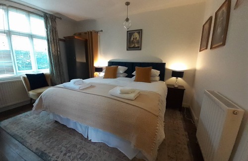 Glastonbury Cottage | The Grail Room on Chalice Hill - St Anne's