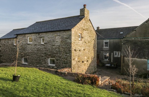 Newland Near Ulverston Apartment | THE GRANARY LOFT, with a garden in Bardsea