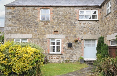 Wadebridge Cottage | THE GRANARY, pet friendly, character holiday cottage in St Minver