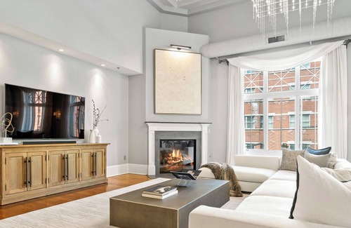 Hoboken Apartment | The Grand Bank Loft - 1912 Bank meets modern Luxury - 9min Train to NYC