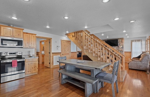 Bryant House | The Grand Getaway at Paradise Pointe