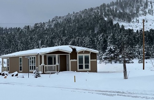 Williams House | The Grand Getaway: Family Friendly, Walk to Grand Canyon Railway & Route 66!