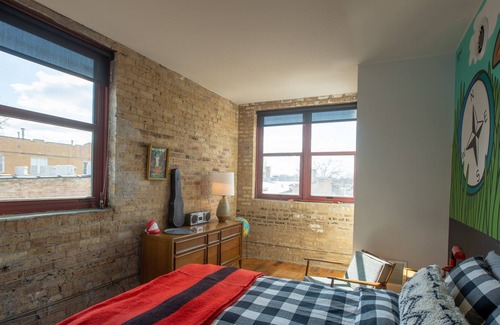 Logan Square Condo | The Grand Kimball Lodge, Logan Square, Sleeps 14 by RedAwning