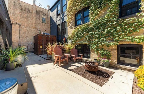 Logan Square House | The Grand Kimball Lodge, Logan Square, Sleeps 20