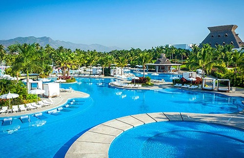 Playa Diamante Resort | THE GRAND MAYAN TWO BEDROOM SUITE in Acapulco with WiFi, AC and Plunge Pool