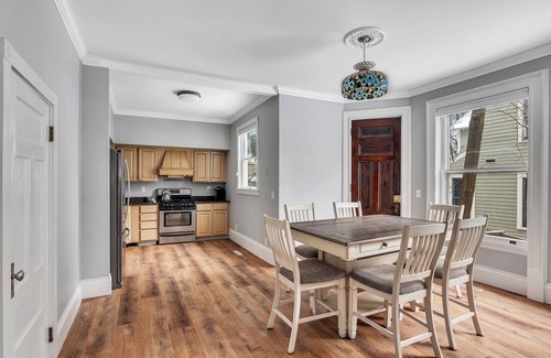 Saratoga Springs Apartment | The Grand Mare Whitney | Award Winning Restoration | King Bed | Sleeps 4