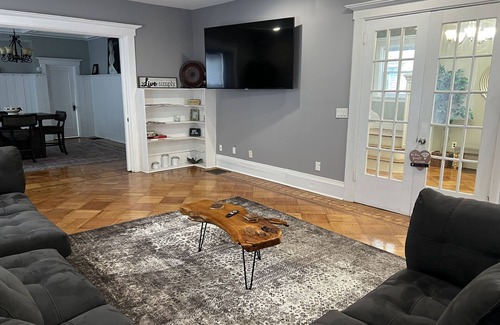 East Orange House | The Grand Parkway