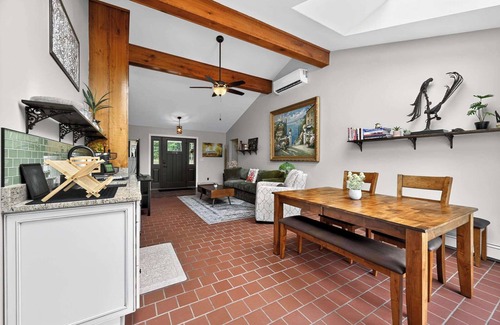 Onondaga House | The Grand Riverhouse