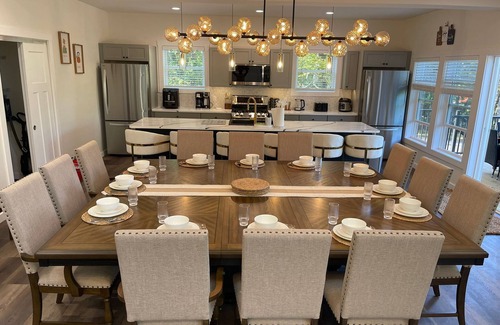 Lake Harmony Estates Villa | The Grand Splash Retreat -nSpacious 10BR,7B Brand New Villa