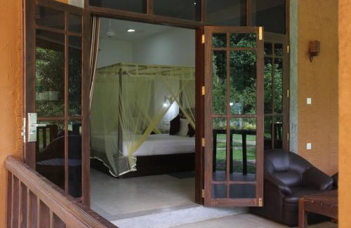 Debarawewa Hotel | The Grand Yala Hotel