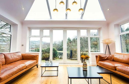 Lofthouse Apartment | The Grande Suite at Nydsley Hall - 2 Bedroom Apartment with Hot Tub