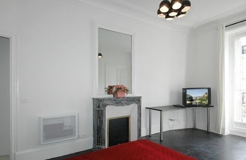 Quartier du Faubourg-Montmartre Apartment | The Grands Boulevards