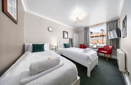 Southampton City Centre Hotel | The Grapes