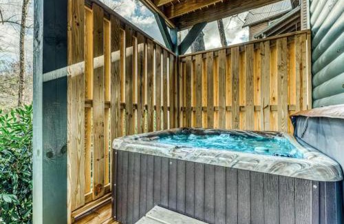 Gatlinburg House | The Great Dogwood Manor by Stony Brook Cabins
