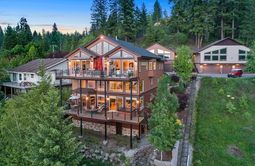 Hayden Lake House | The Great Escape! Bring the family for an unforgettable vacation at the lake!