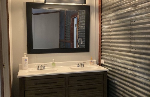 Put-in-Bay Cabin | The Great Escape Cabin 3 Full Linens Provided 4 Bedrooms sleeps 12