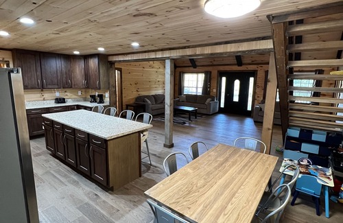 Flat Rock Cabin | The Great Getaway Cabin (With large game loft)