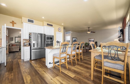 Cypress House | The Great Park Place! Beautiful 2bd, 2 bath, centrally located, cul-de-sac home.