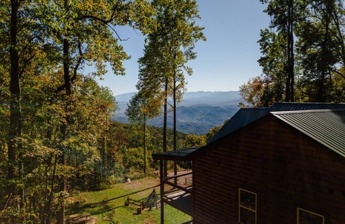 Sevierville Cabin | The Great Smoky Haven by Ghosal Luxury Lodging