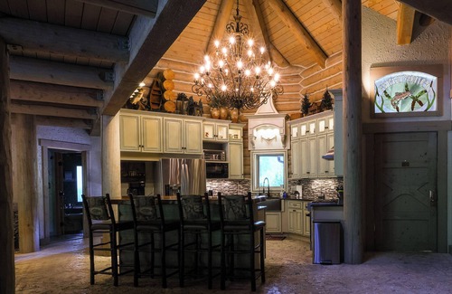 Branson House | The Great Trout Lodge