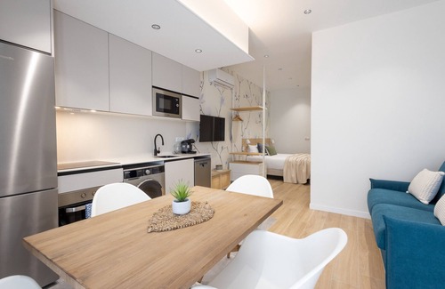 Nou Moles Apartment | The Green Apartment III by Florit Flats