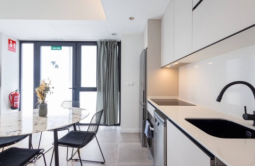 Nou Moles Apartment | The Green Apartment IV by Florit Flats