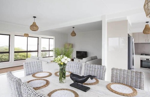 Gerroa Cottage | The Green Dragon - Beach House