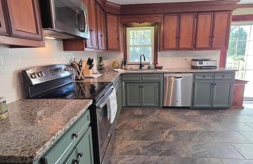 Columbia Cabin | The Green Duck Lodge at Fort Landing in Alligator