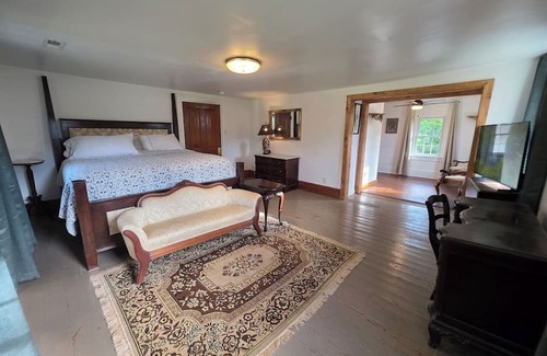 Columbia Cabin | The Green Duck Lodge at Fort Landing in Alligator