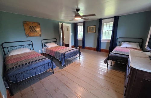 Columbia Cabin | The Green Duck Lodge at Fort Landing in Alligator