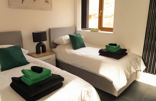 Thorpe On The Hill Cabin | The Green Monkey Lodge – Thorpe-on-the-Hill