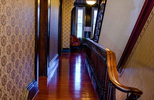 Mercer Apartment | The Green Room at The Big Brickhouse