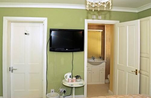 Bangor Bed & Breakfast | The Green Room Double or Twin ensuite