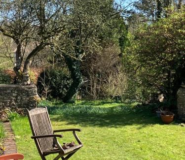 Radstock House | The Green Room in Kilmersdon