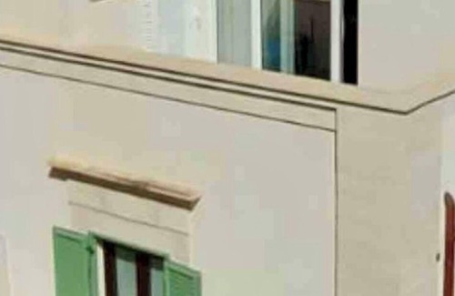 Ragusa Apartment | The green staircase, apartment Winter