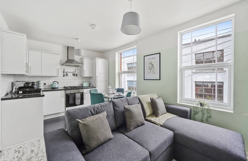 Bristol Apartment | The Green Suite in Bristol City Centre