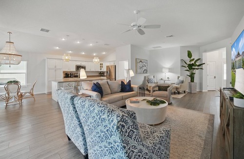Leesburg House | The Greenhouse in The Village of Cason Hammock