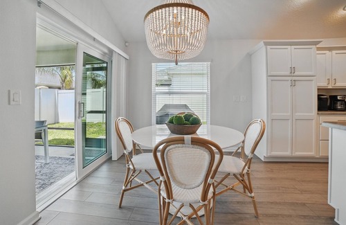 Leesburg House | The Greenhouse in The Village of Cason Hammock