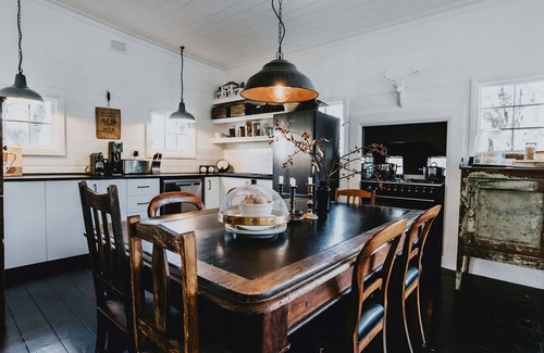 Hepburn Springs House | The Grey Goose ~ Hepburn Springs/Daylesford ~ Victorian Charm!