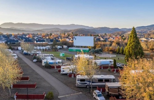 Roseburg House | The Griswold Family Vacation Trailer