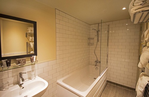 Henryd Hotel | The Groes Inn