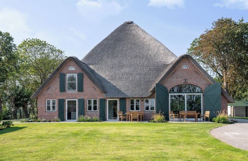 Westerhever House | The "Groote Tofthof" - a country house under thatch.