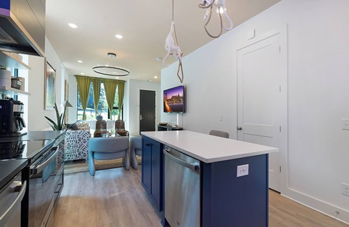 Music Row Apartment | The Grove #11 by AvantStay | Private Patio+Near DT