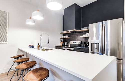 Music Row Apartment | The Grove #3 by AvantStay | Historic Music Row Location