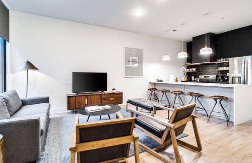 Music Row Apartment | The Grove #3 by AvantStay | Historic Music Row Location