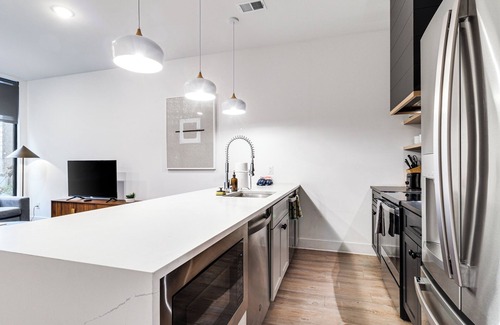 Music Row Apartment | The Grove #3 by AvantStay | Historic Music Row Location