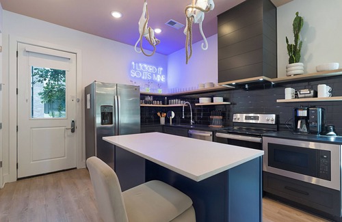 Nashville Apartment | The Grove by AvantStay – Stylish Group Stay with Private Bathrooms